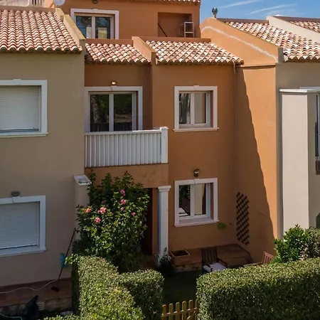 Charming 4-Bed Villa In Denia Дения